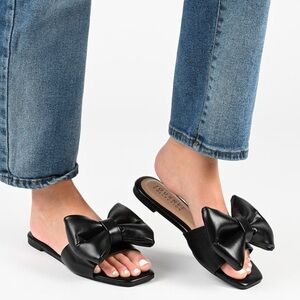 Journee Collection Women's Fayre Oversized Puff Bow Slip On Flat Sandals Size 9M